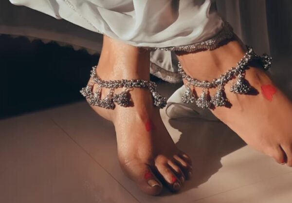 Layla Jhumki Oxidised Anklets - Image 2
