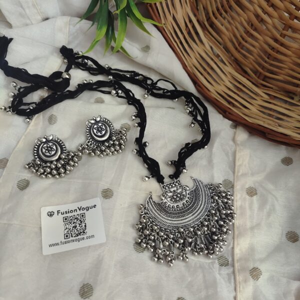 NANDITA-Oxidised-Thread-Long-Ghungroo-Necklace-Set - Image 2