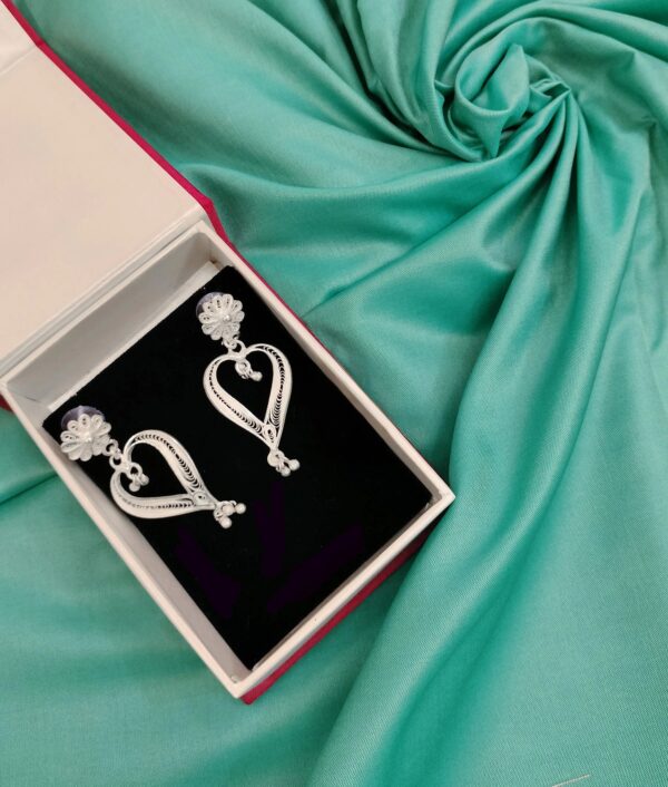 TWIN OF HEARTSFILIGREE EARDROPS - Image 2