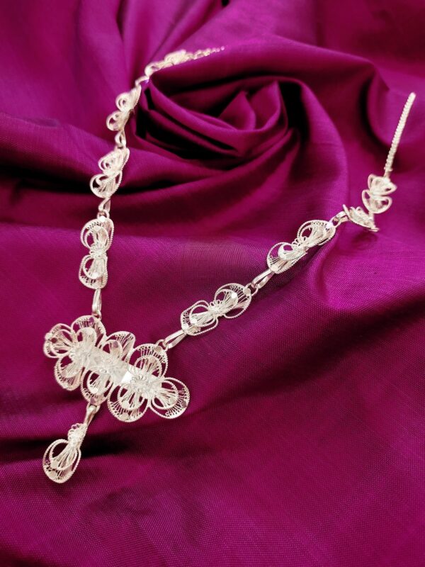 RIBBONS OF FATEMODERN SILVER FILIGREE NECKPIECE