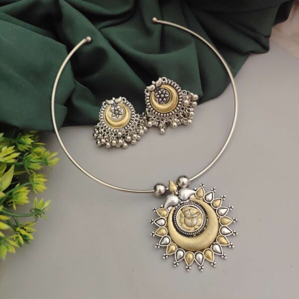 Aurea Hasli Necklace Earrings Set - Image 2