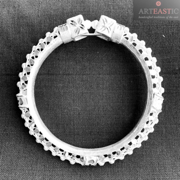 Gajra 2 - Thick Silver Filigree bangle - Image 3