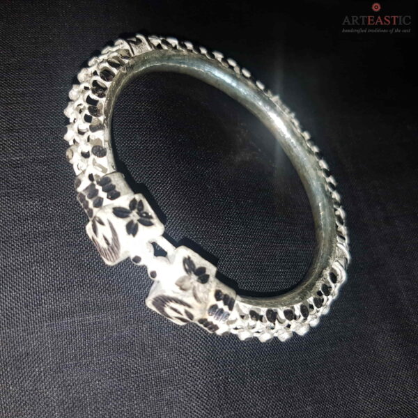Gajra 2 - Thick Silver Filigree bangle - Image 4