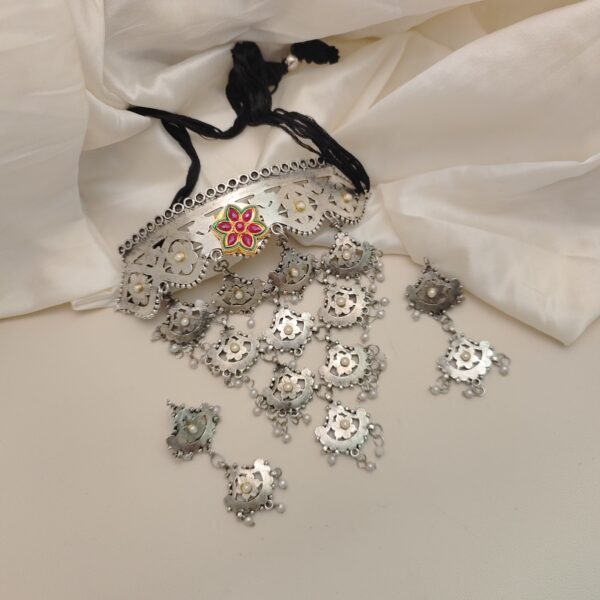 HRISHA Choker Necklace Earrings Set - Image 2
