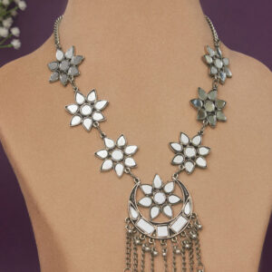 Leisha mirror necklace