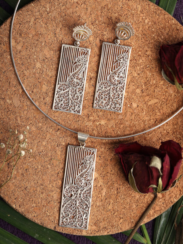 Morni Earrings and Pendant Set - Image 3