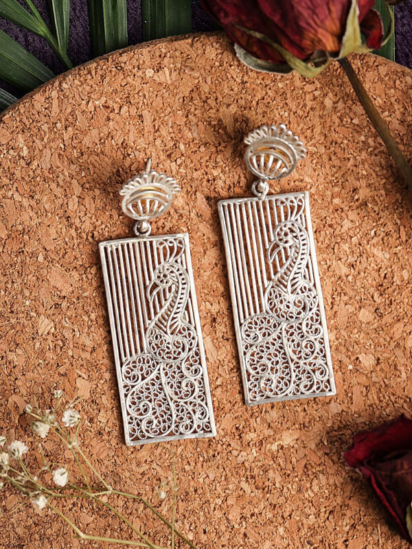Morni Earrings and Pendant Set - Image 5