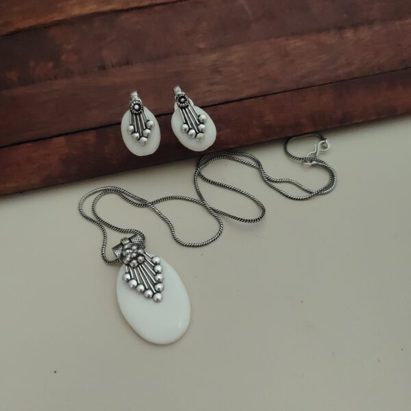 NAKSHATRA Stone Chain Necklace Earrings Set