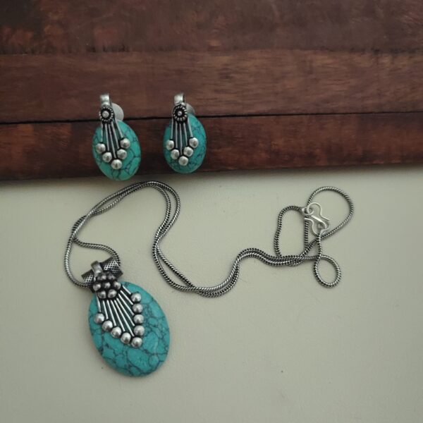NAKSHATRA Stone Chain Necklace Earrings Set - Image 3