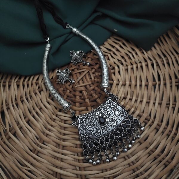 SHIPRA Oxidised Hasli Necklace Earrings Set - Image 3