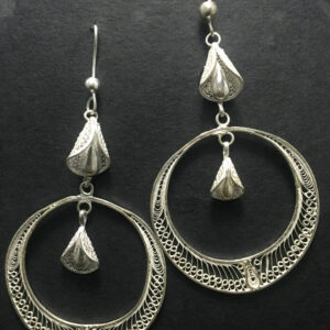 Swaying and Graceful-24