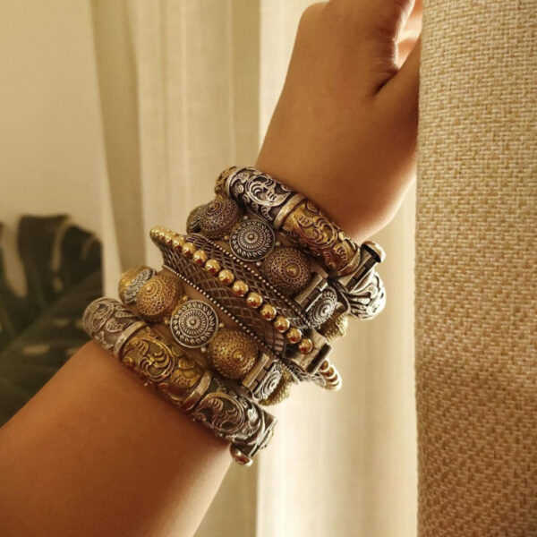 TANISHA Silver Replica Dual Tone Bangles Stack