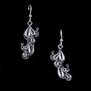 Whispering Dangles